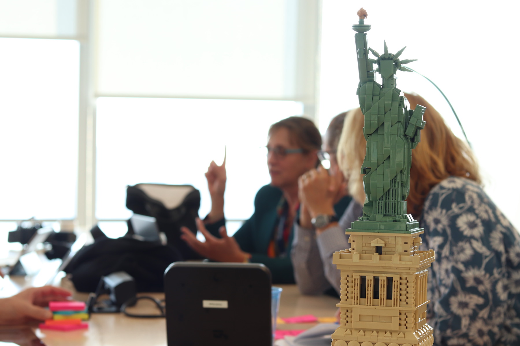 Ein Modell der Freiheitsstatue beim Educational Experts Seminar in New York